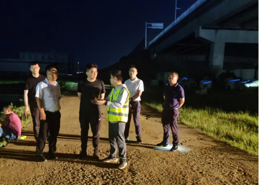 抗洪抢险报导-迎“汛”而上，奔赴前线 -320.png